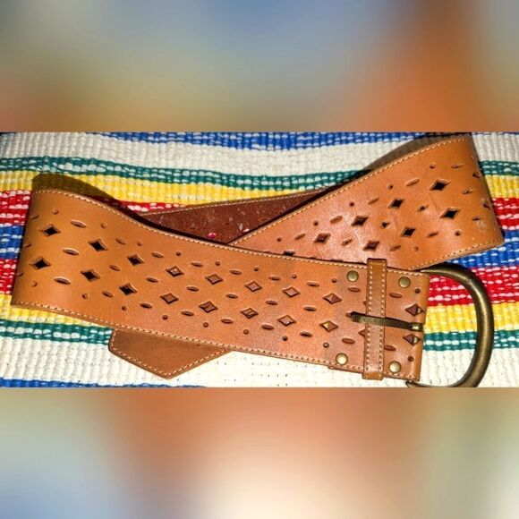 Michelle Flaherty brown Lazer cut wide belt size Large - Picture 1 of 6